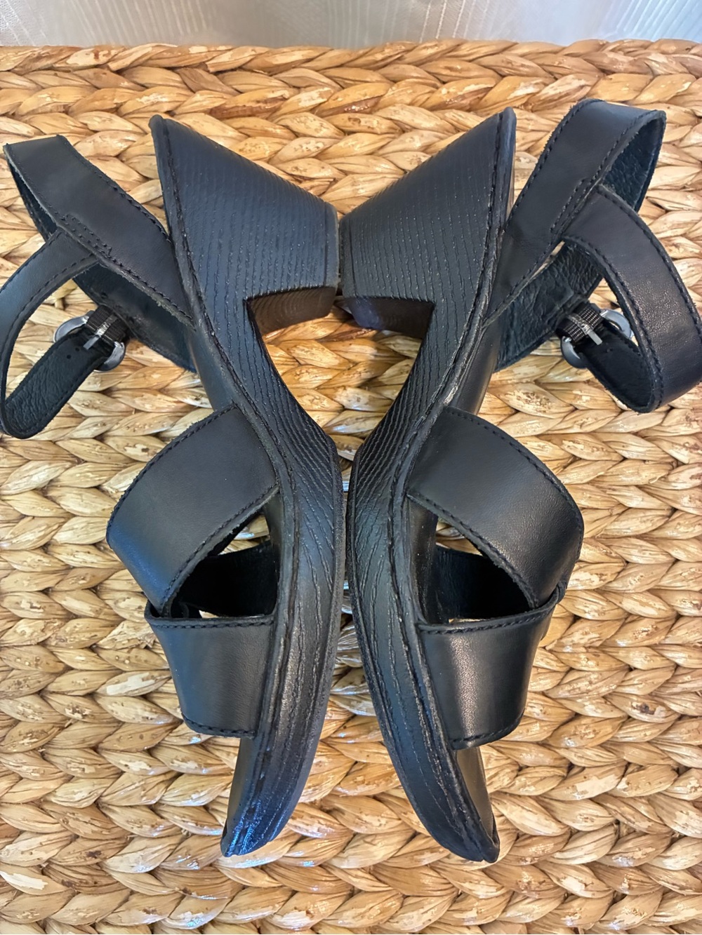 Born Black Leather Strappy Block Heel Sandals Women’s Sz 9 - Picture 6 of 8